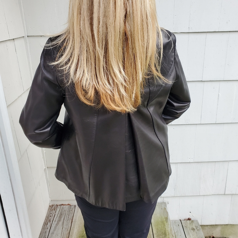Ellen Tracy Women's Black Leather Jacket Size Medium Petite - Picture 8 of 16